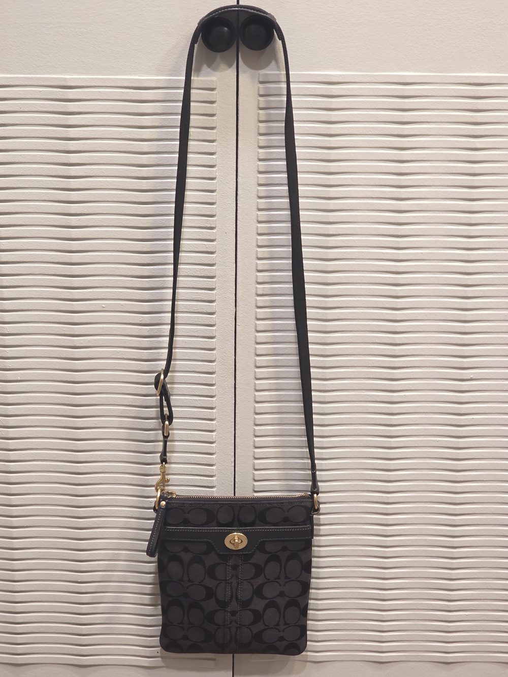 Vintage‎ Coach Black Signature C Jacquard Turnlock Swingpack Crossbody Bag Y2K